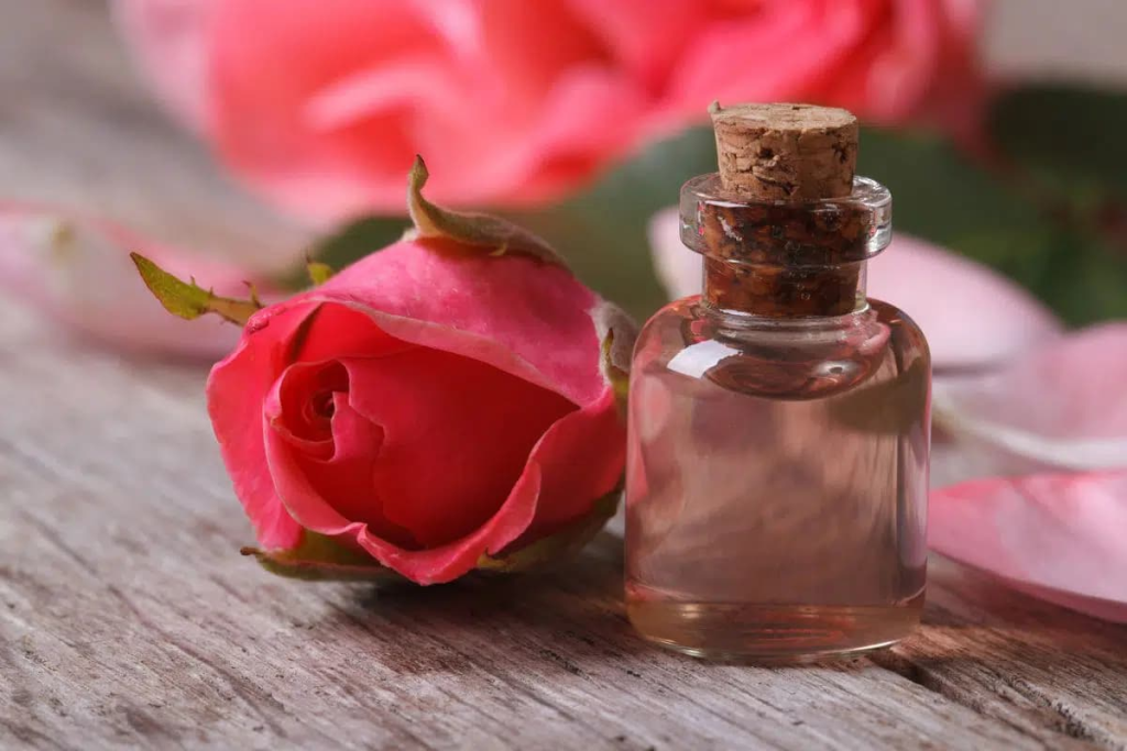 Rosewater extract's benefits for acne-prone skin